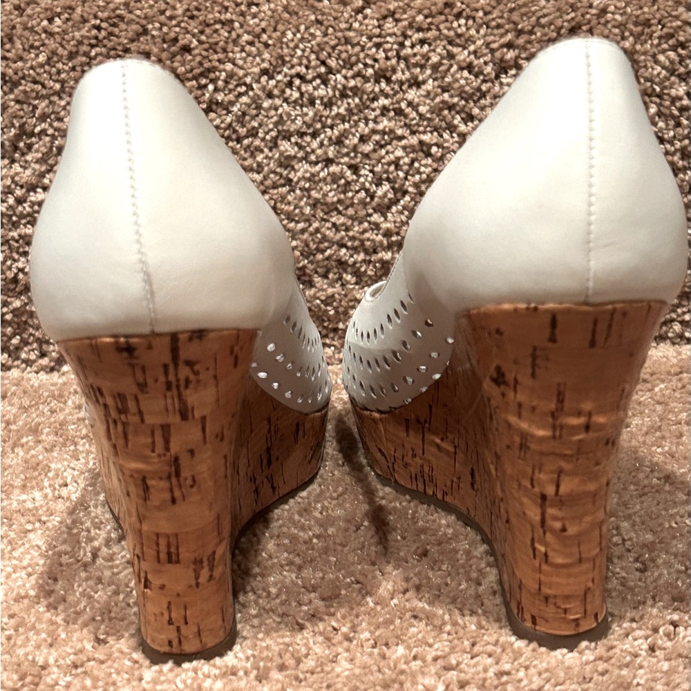 STEVE MADDEN VISIBLE WOMENS HEELS WEDGE SANDALS LEATHER WHITE SIZE 7 PEEP TOE - Picture 6 of 11